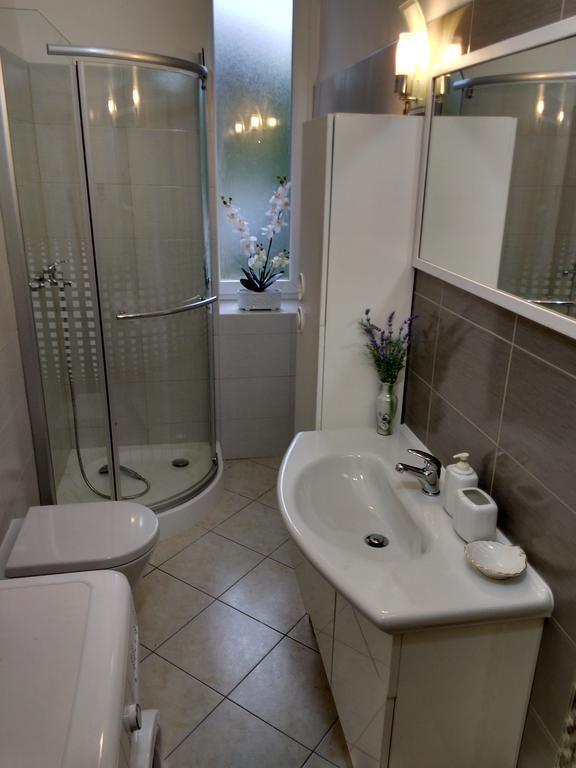 Apartment Milevoj Koromačno Buitenkant foto